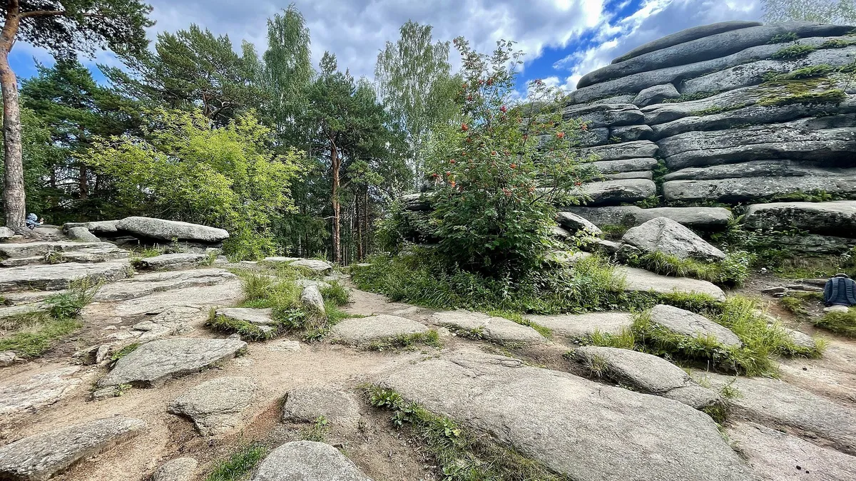 Каменные палатки